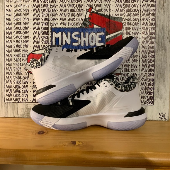 Jordan Zion 1 “Black and White” women’s size 8 - Picture 3 of 7
